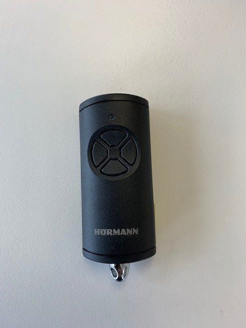 Hörmann Fernbedienungen: Hörmann Handsender HSE 4 BS – Neu und originalverpackt aus Wangen an der Aare von R106