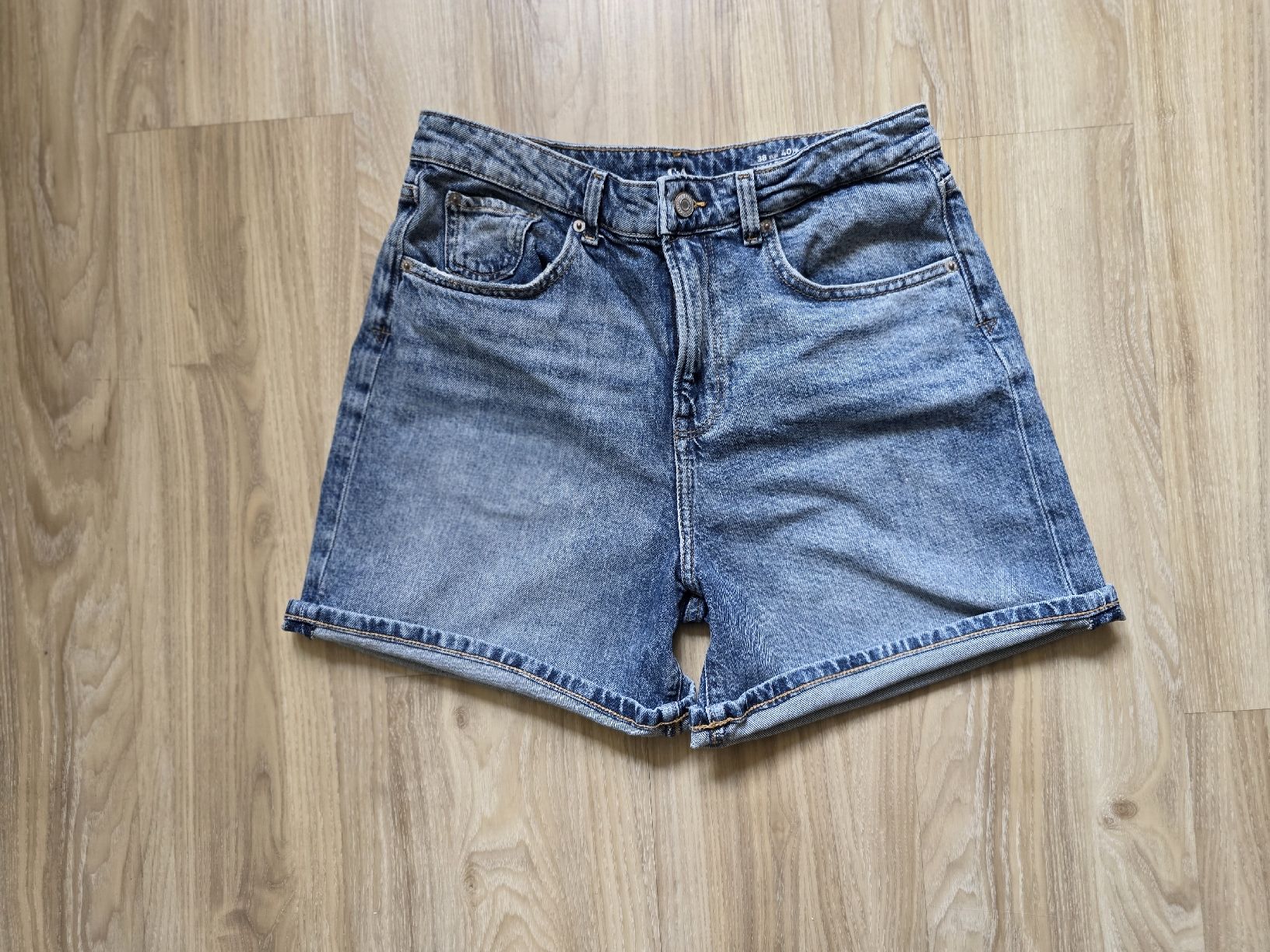 C&A Pantaloni: Jeans Shorts Gr 38 – Usato da Interlaken venduto da NataliiaS