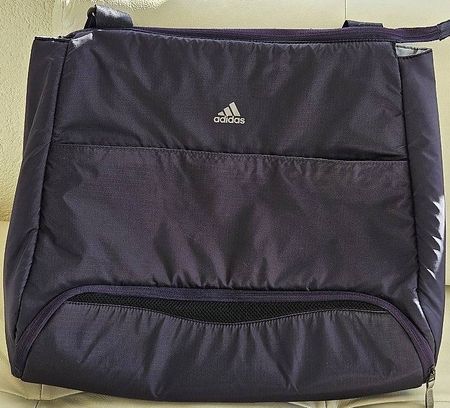 Sporttasche von Adidas, sehr guter Zustand