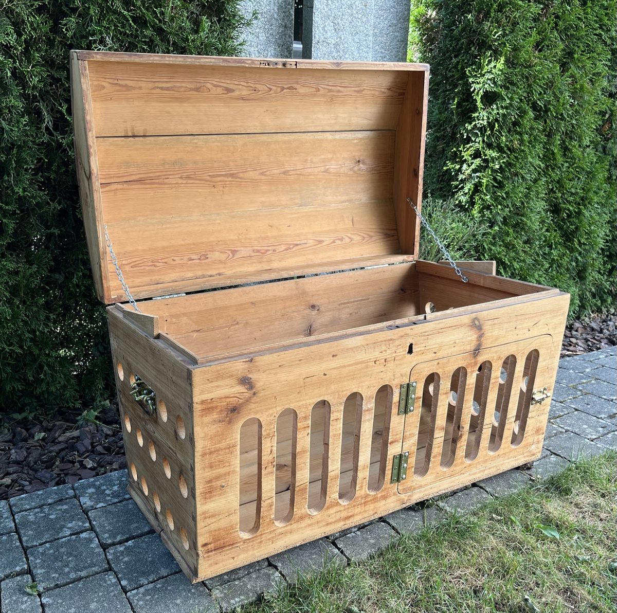 Liege- & Schlafplätze: Hundebox aus alter Hoztruhe – Gebraucht aus Welschenrohr von Ralf4716 2
