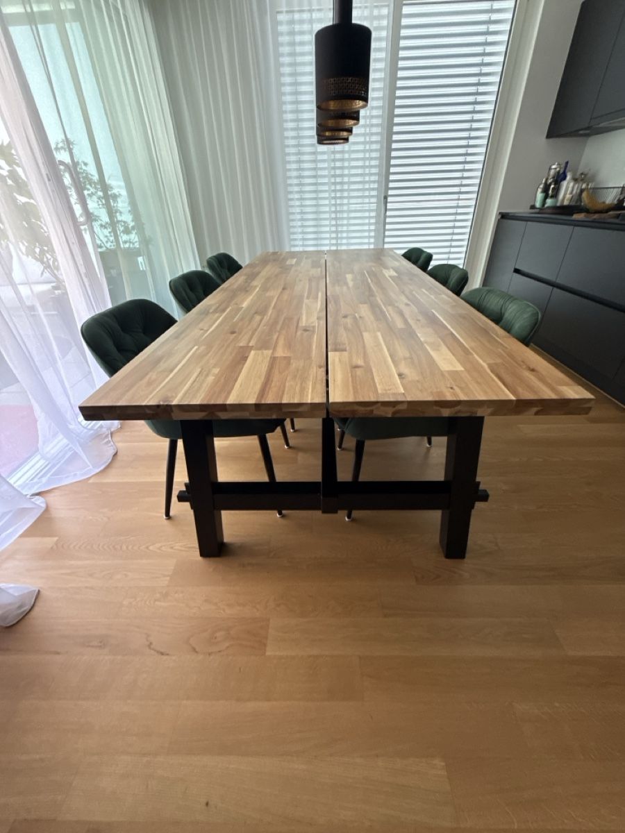 Ikea Set di tavolo e panche: Esstisch mit 6 Stühlen  – Usato da Kloten venduto da and_t252