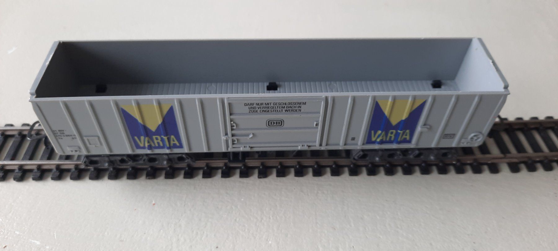Lima Modellini di ferrovie: Lima 303183 DB, Schwenkdachwagen "VARTA" – Usato da Amriswil venduto da fel_pyg2 2