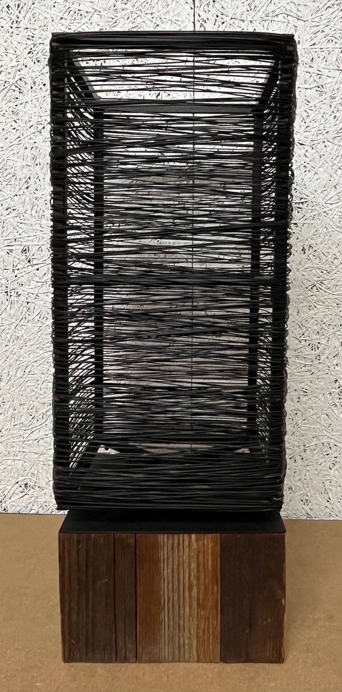 Lanterne: Laterne/Windlicht rustical: Eisen auf Holzsockel, 54 cm – Usato da Kloten venduto da SANTALA23 1