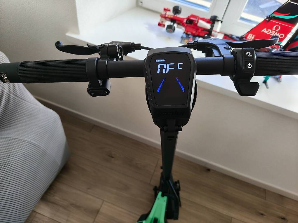 Kickboard: Trottinette électrique Urban – Gebraucht aus Bévilard von jul_ckq6 1