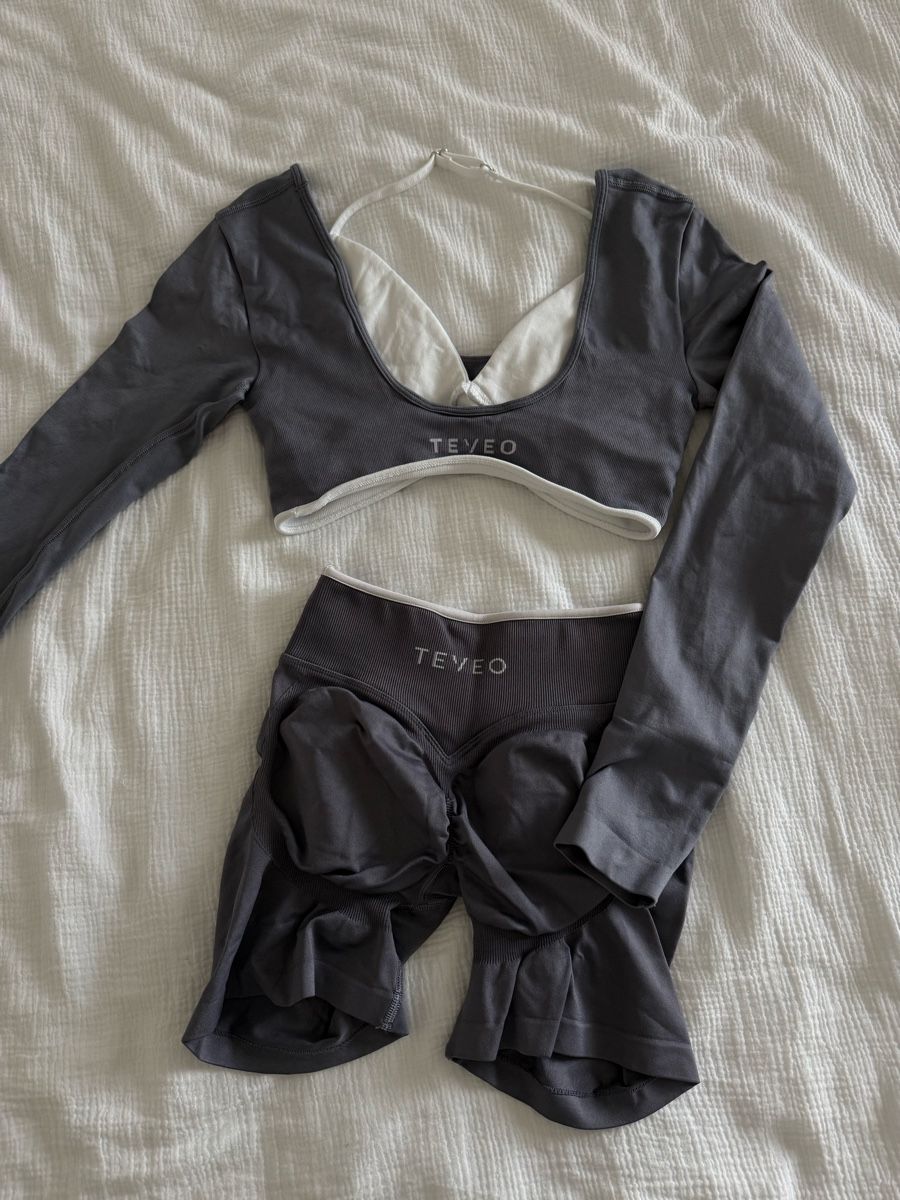 Lots de vêtements: teveo set blau – D'occasion à Altikon par borchardt.sara 1