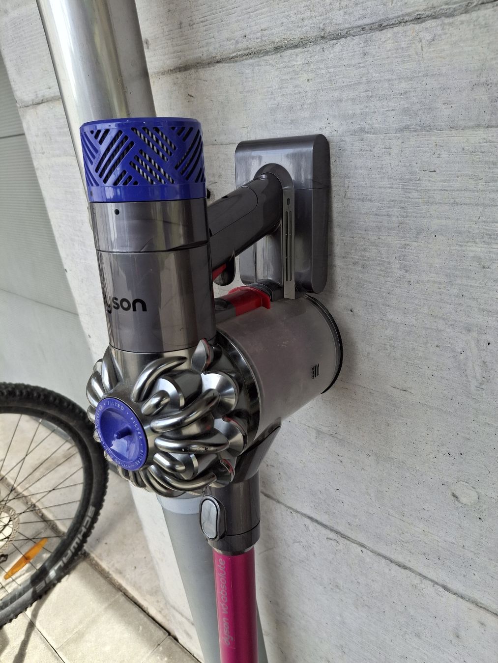 Staubsauger & Zubehör: Dyson v6 defekt – Defekt aus Lütisburg von ALSImmobau 3
