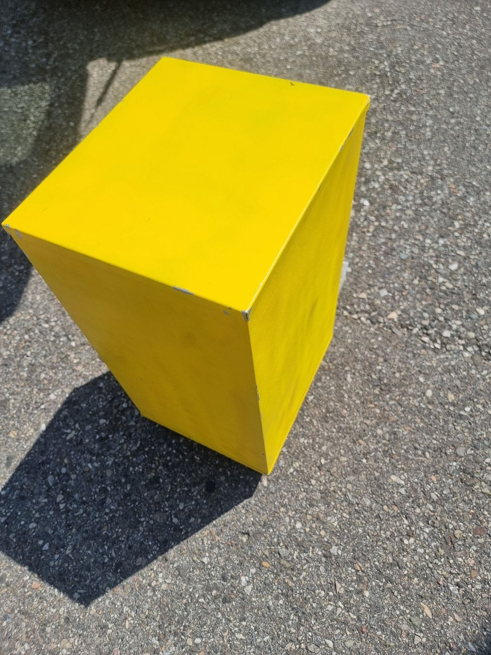Banconi: Rollcontainer mit 8 Schubladen gelb Metall mit Rollen – Usato da Olten venduto da Mezopotamya 5