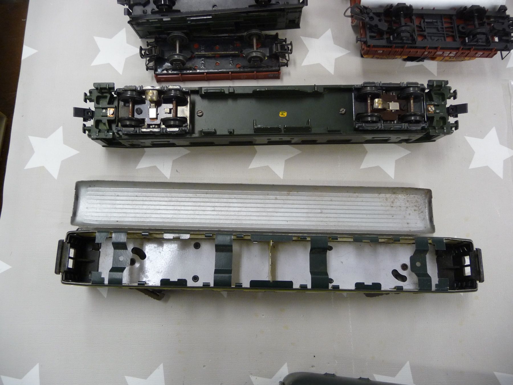 Modellini di ferrovie: Eisenbahnwagon Wagon DEFEKT – Difettoso da Rafz venduto da Powacaddy 8