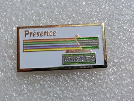 Ansteckpin 257: Presence