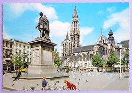 Anvers - Place Verte avec Statue de Rubens et Cathédrale
