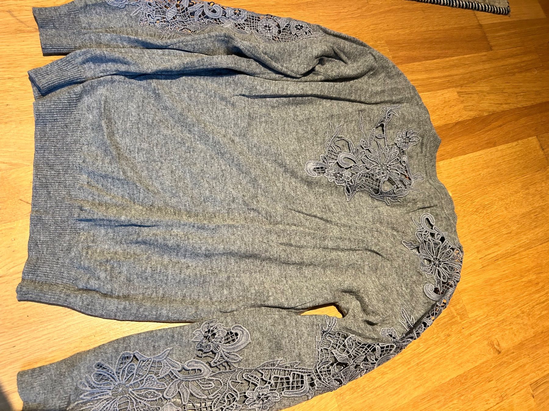 Max & Moi Pulls & Sweat-shirts: Kaschmir Pullover Max et moi – D'occasion à Luterbach par time11 1