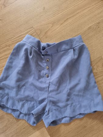 Sommerliche Stoffshorts, hellblau