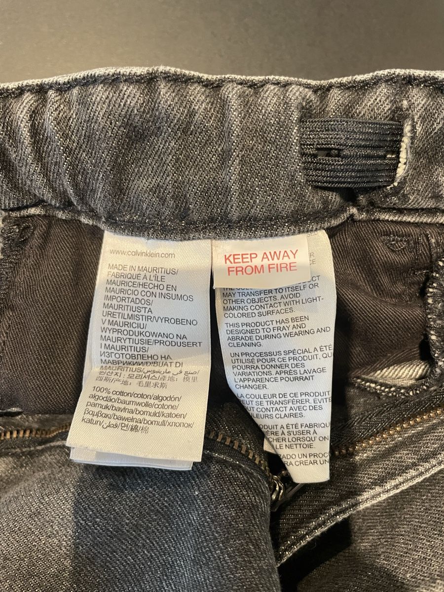 Calvin Klein Pantaloni: Jeans Calvin Klein comme neuf taille 170 cm – Nuovo (secondo la descrizione) da St-Léonard venduto da ptita75 2