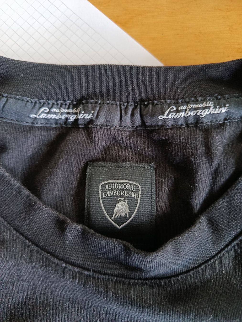 T-shirts: Automobili Lamborghini T- Shirt – D'occasion à Au SG par Hoffnungsstreifen 1