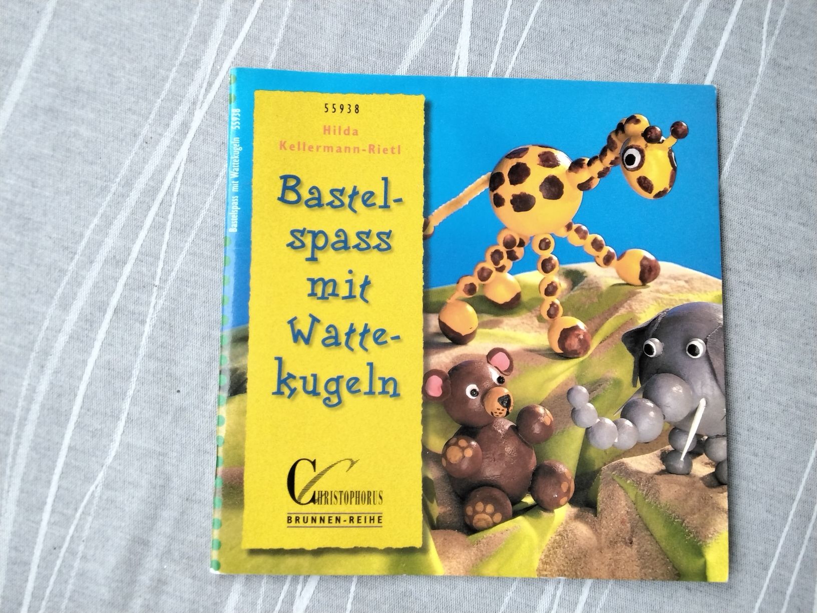 Bücher: BASTELSPASS MIT WATTE KUGELN – Gebraucht aus Biel/Bienne von dasi3