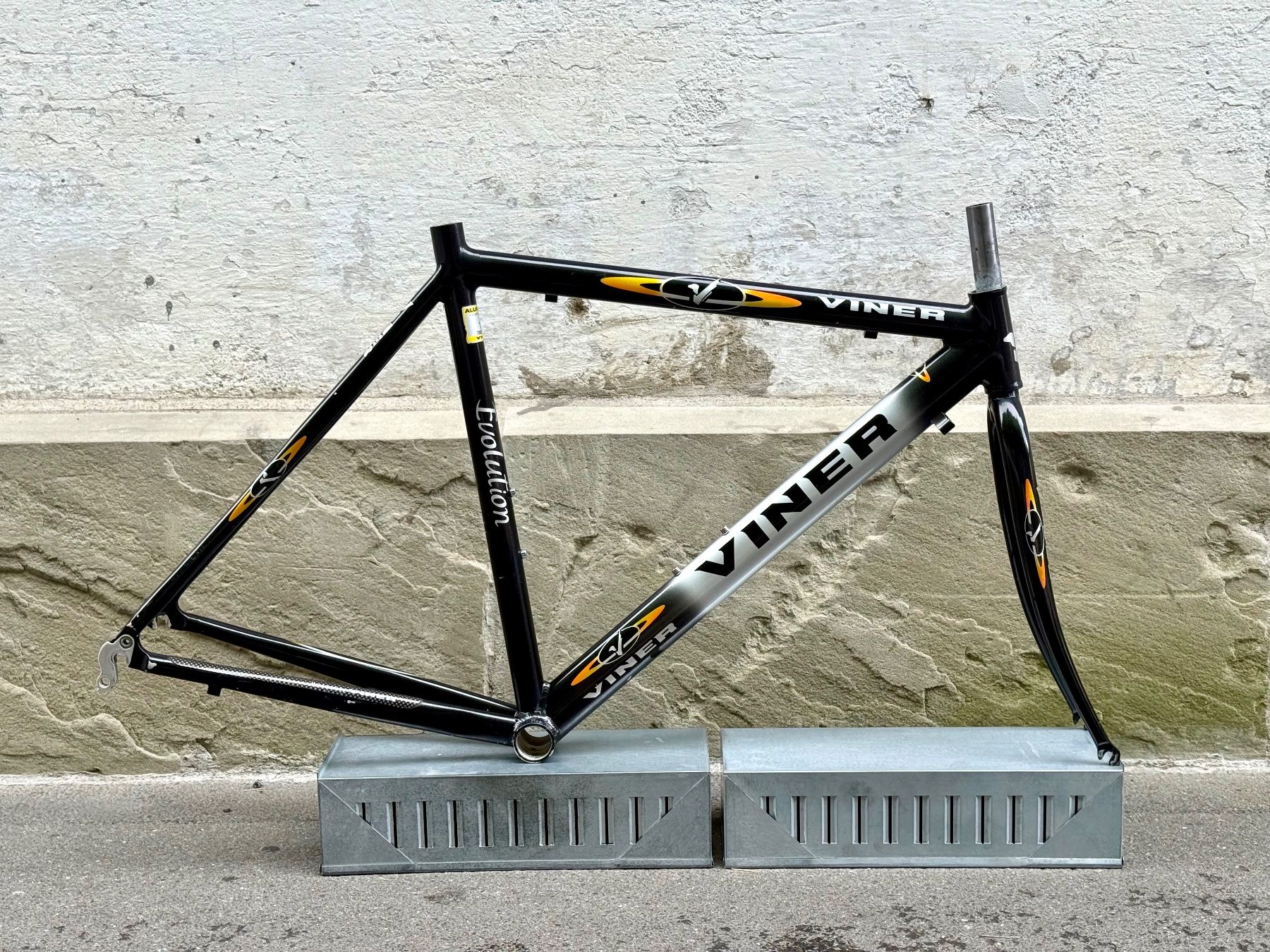 Ersatzteile: VINER EVOLUTION Aluminium Rennvelo Rahmen Size 52/ 2605 – Gebraucht aus Luzern von bikeandbeltcom
