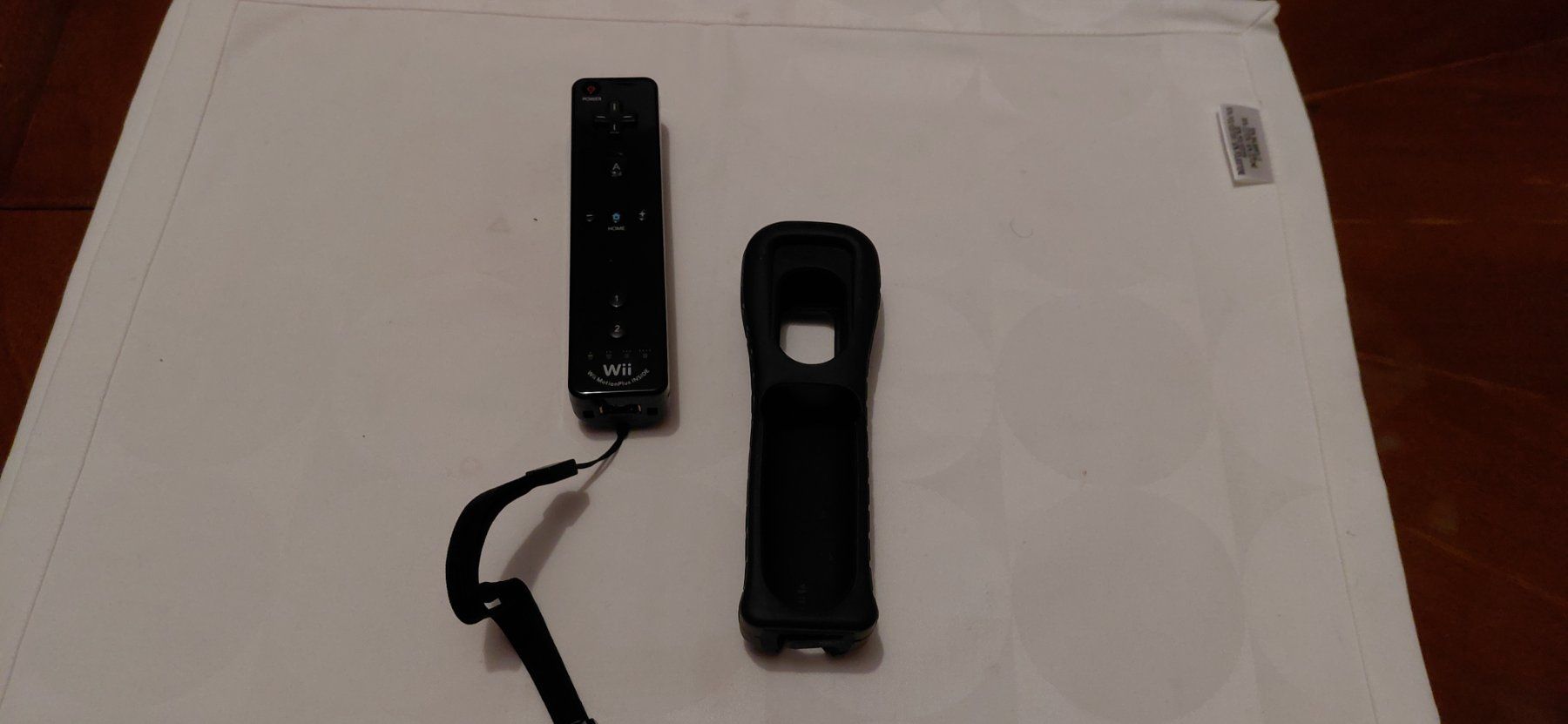 Controller: Wii Remote Motion Plus Schwarz/  Schutzhülle original – Usato da Gretzenbach venduto da Uli1980