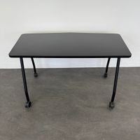 Steelcase Education Roll-Schreibtisch Schwarz-Schwarz