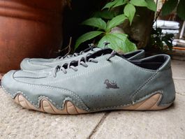 Sneaker  zum Reinschlüpfen   *  A U S  *   47      FAST NEU