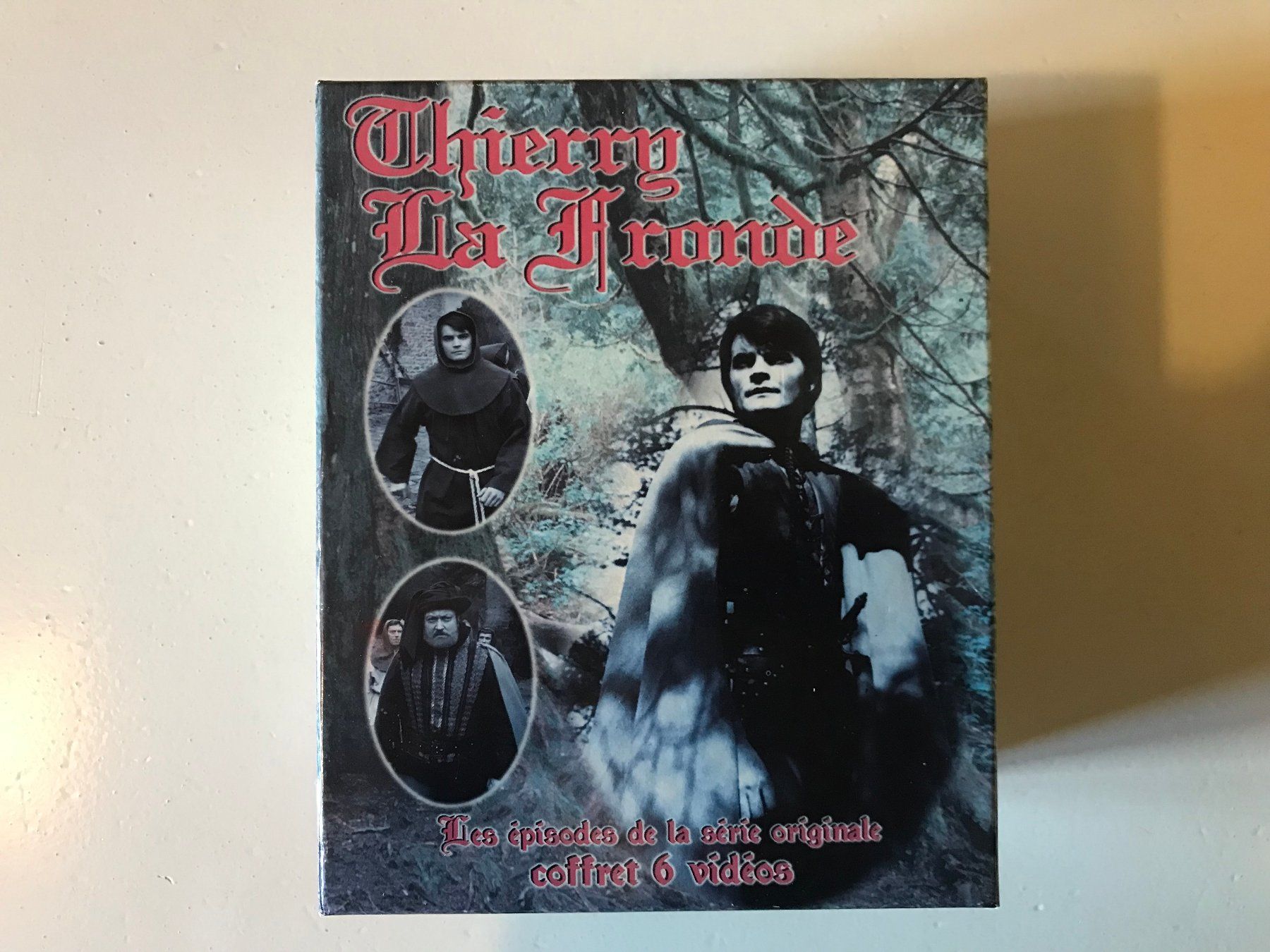 Tutti i VHS: Coffret 6 cassettes VHS Thierry La Fronde – Usato da Ste-Croix venduto da mjmg
