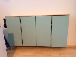 IKEA IVAR Schrank 2x je 2 Türen, salbeigrün inkl. Holzplatte