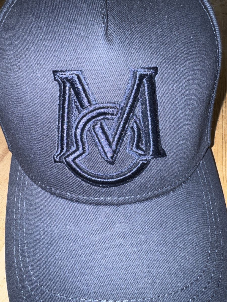 Moncler Altro in  Abbigliamento & Accessori: Moncler Cap - Elegant Black Baseball Cap - Perfect Fit – Nuovo e nell'imballaggio originale da Bülach venduto da Suters0403 1