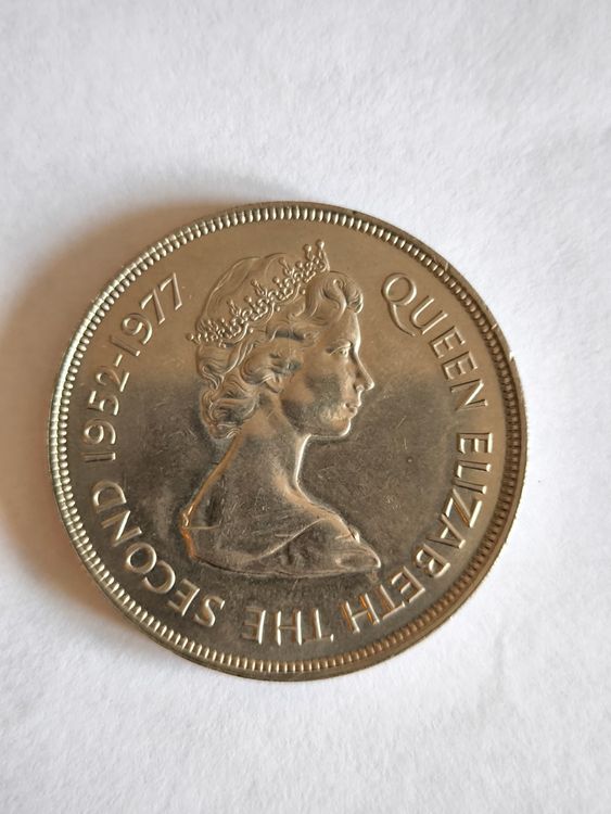 second hand gucci sandals