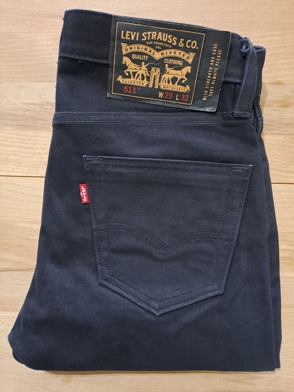 Levi's Jeans: Levis 511 W29 L28 – Nuovo (secondo la descrizione) da Meyrin venduto da dijin