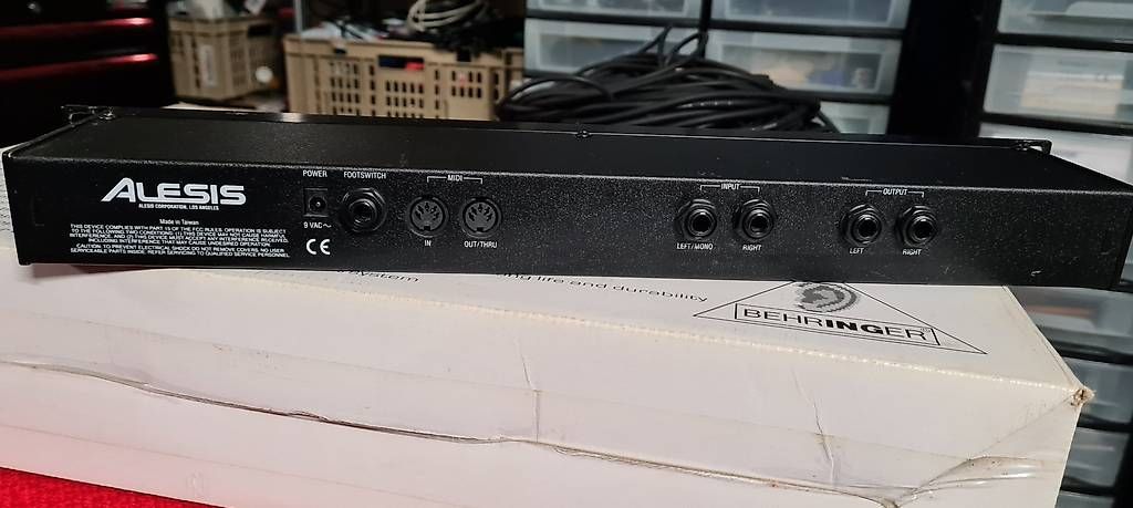 Musikinstrumente: Alesis MicroVerb 4 18-Bit Signal Processor – Gebraucht aus Wallisellen von Daijga 1
