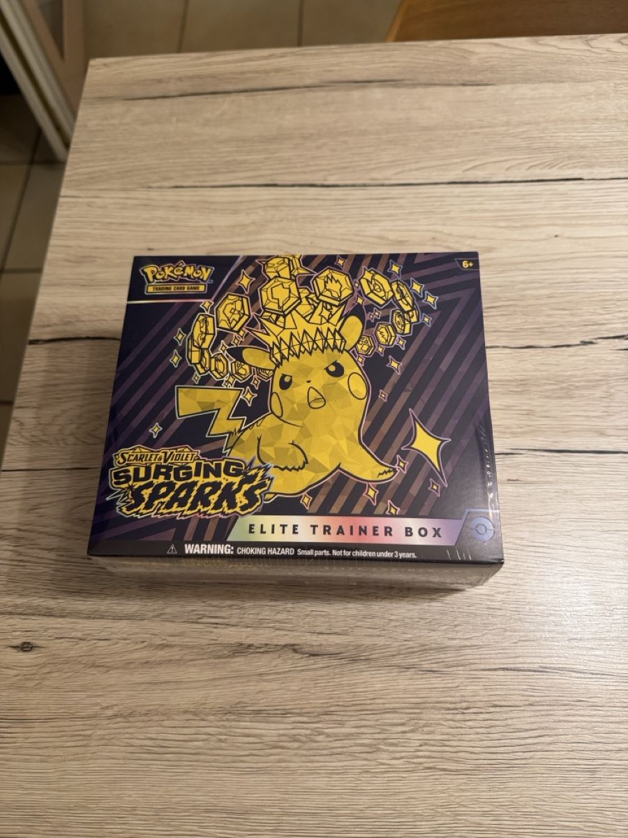 Giochi: Pokémon Surging Sparks ETB SEALED – Nuovo e nell'imballaggio originale da Neyruz FR venduto da Furia5F