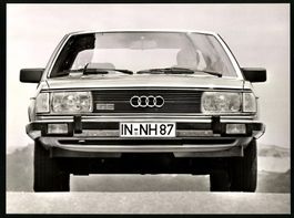 Fotografie Auto Audi 100 5E, Limousine, 