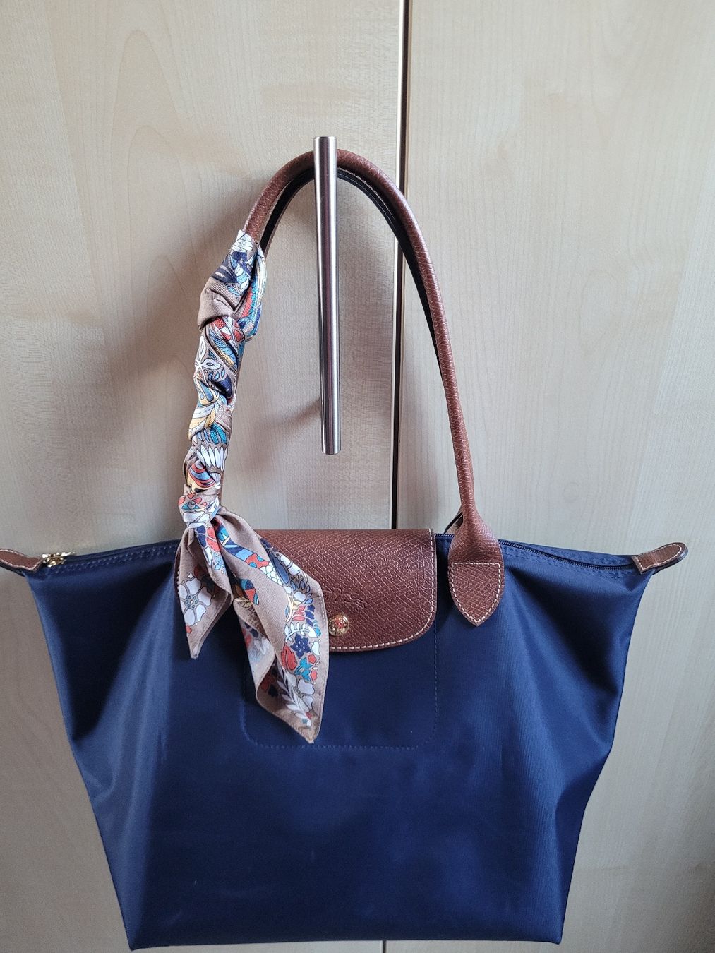Longchamp Foulard & Sciarpe: Foulard/Seidenschal von Longchamp – Nuovo (secondo la descrizione) da Ebikon venduto da miguuu19 4