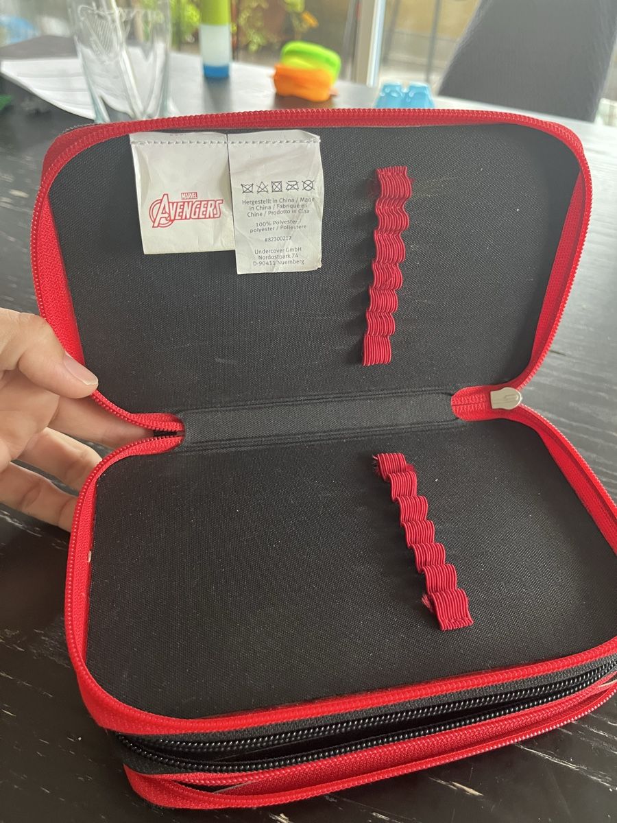 Schüler-Etuis: Marvel Avengers Pencil Case/ Schuletui  – Gebraucht aus Pfäffikon SZ von Marroni22 5