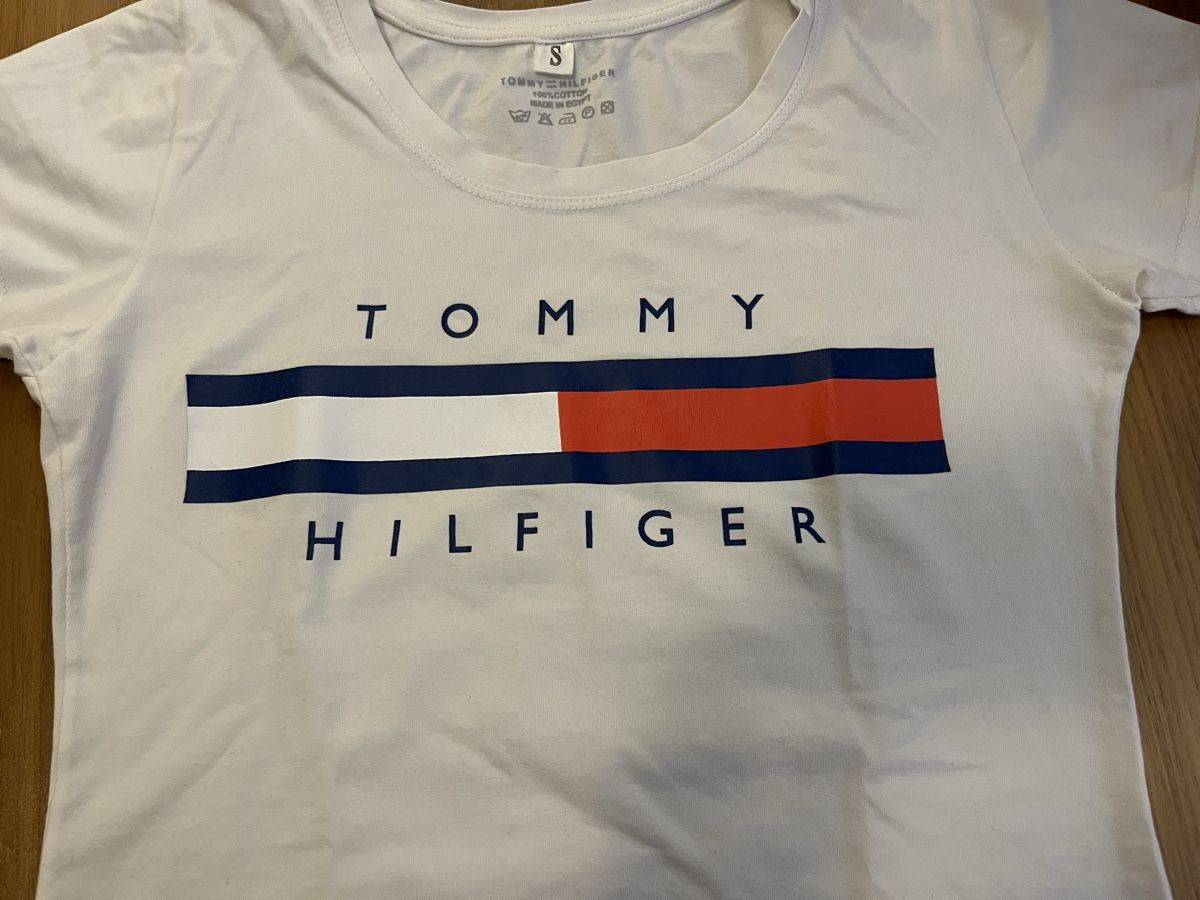 Tommy Hilfiger T-Shirts: Tommy Hilfiger T-Shirt, Gr. S – Gebraucht aus Oberwil-Lieli von 2carin 1