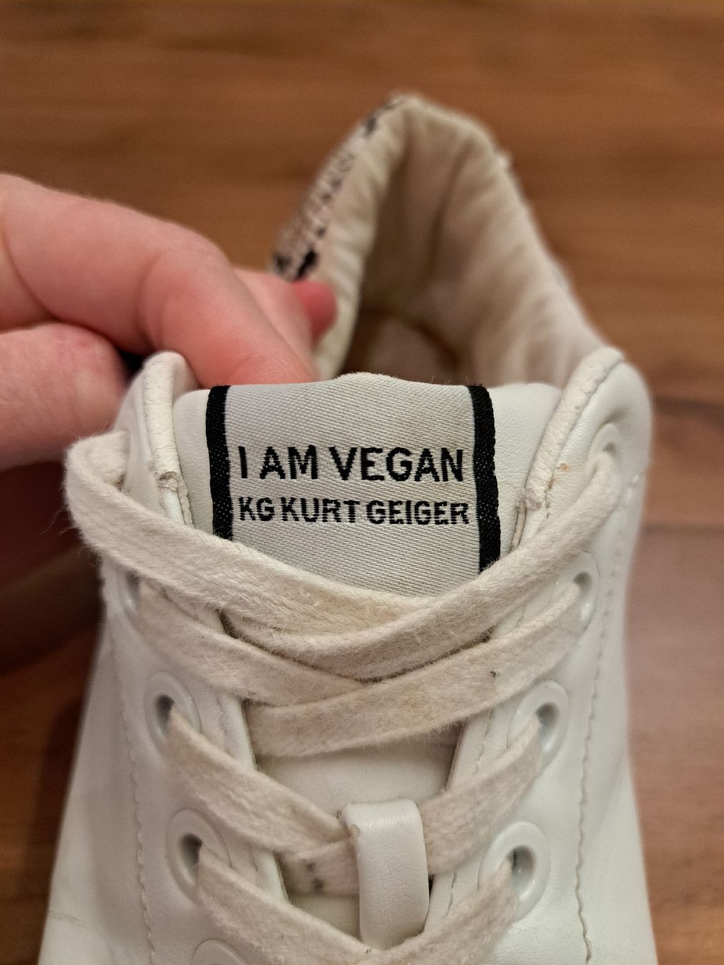 Kurt Geiger Scarpe da donna: Vegane Kurt Geiger Sneaker Gr. 40 Creme Leder – Usato da Männedorf venduto da ste_9lfs 8