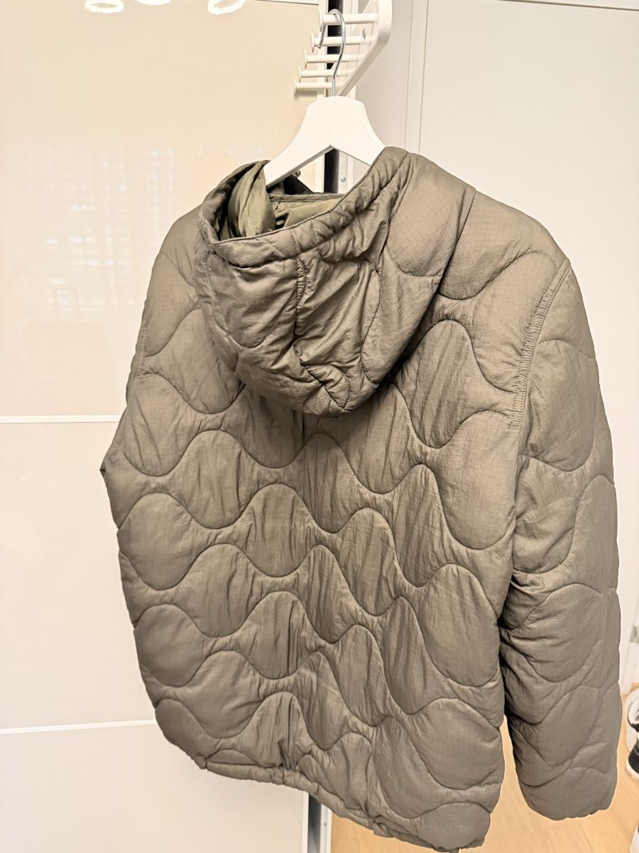 Tommy Hilfiger Giacche: Tommy Hilfiger leichte Daunenjacke – Usato da Näfels venduto da sellmemoric 4