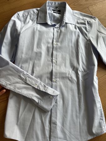 AP Hellblaues Herrenhemd, Grösse S