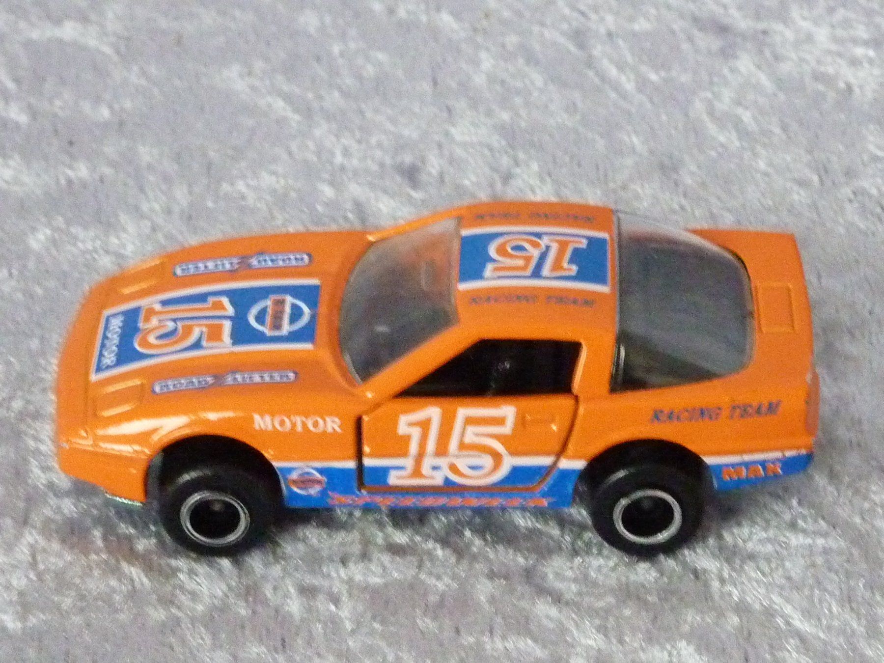 Chevrolet Modellini d'auto: Chevrolet Corvette C4 orange 1:64 – Usato da Dürrenäsch venduto da Cobra1ch 1