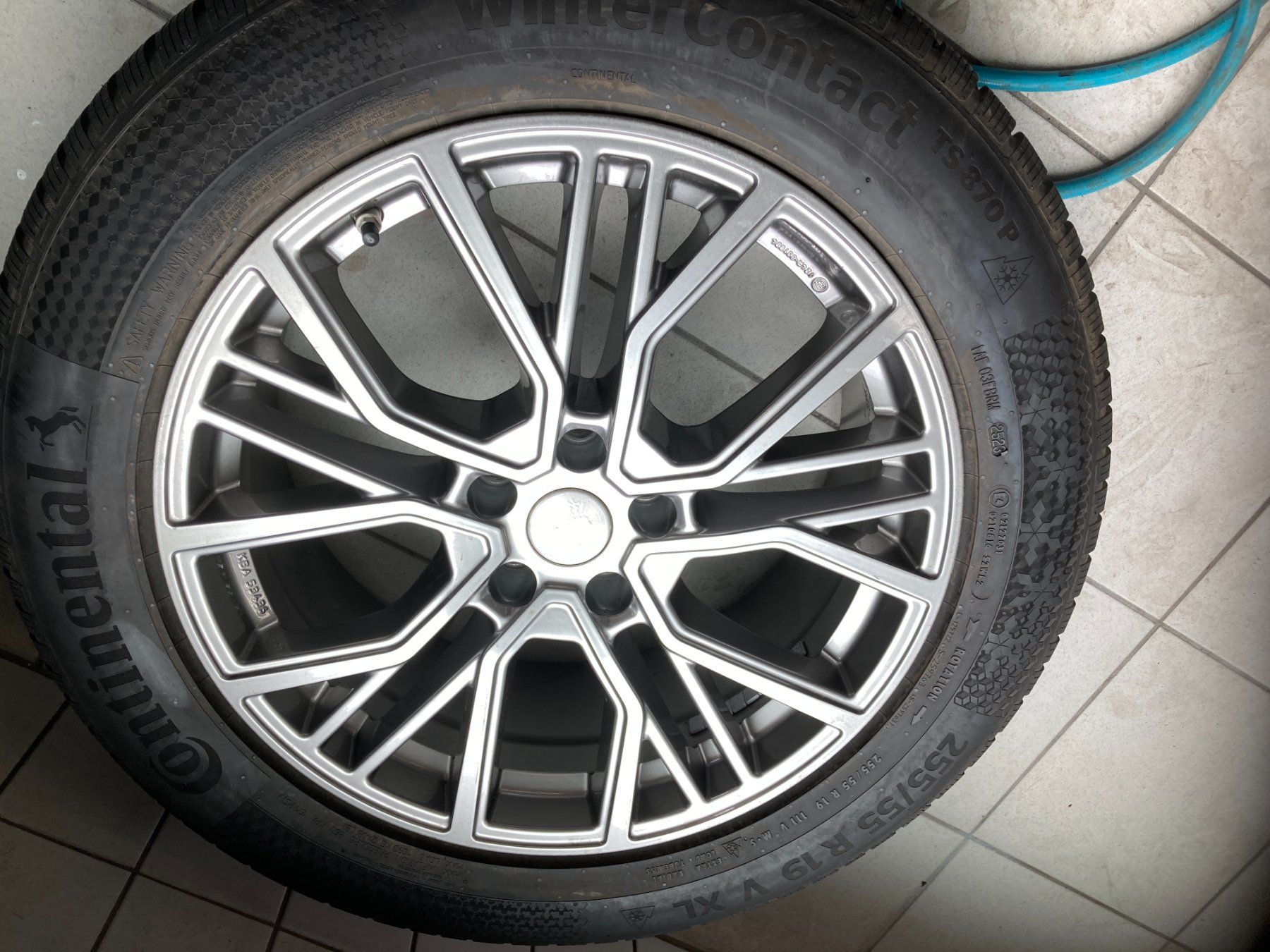 Audi Pneumatici & Ruote complete: 255/55R19 Winterräder Audi e-tron – Usato da Cham venduto da WB2223 3