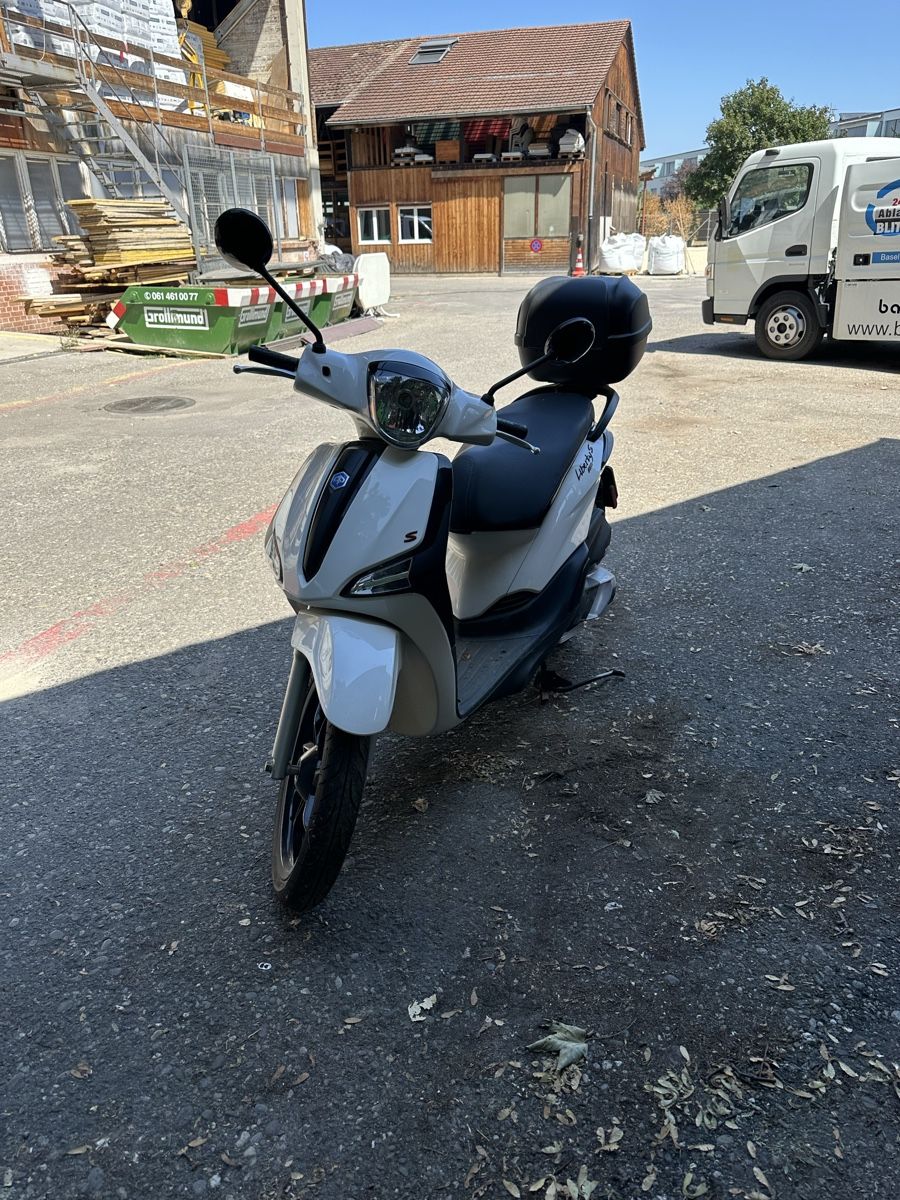 Piaggio Scooter: PIAGGIO Liberty 125 ABS – Usato da Riehen venduto da SpezMotfSchweizer
