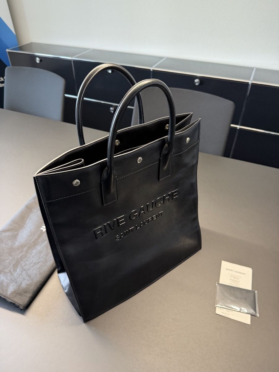 Saint Laurent Borse: Saint Laurent Leder Tasche – Usato da Zürich venduto da T_Lot 3