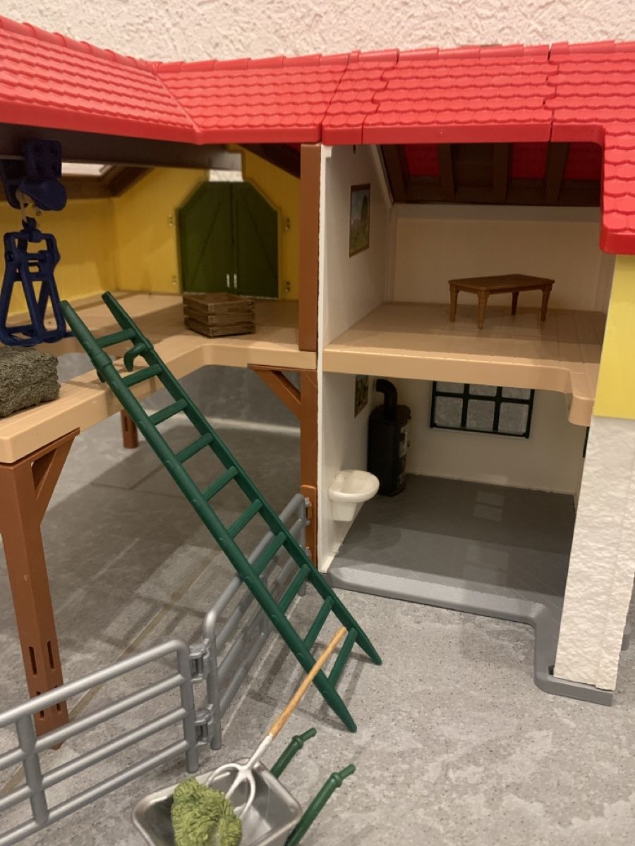 Schleich Giocattoli: Schleich Bauernhof mit Wohnhaus und Silo – Usato da Endingen venduto da gygygy 2