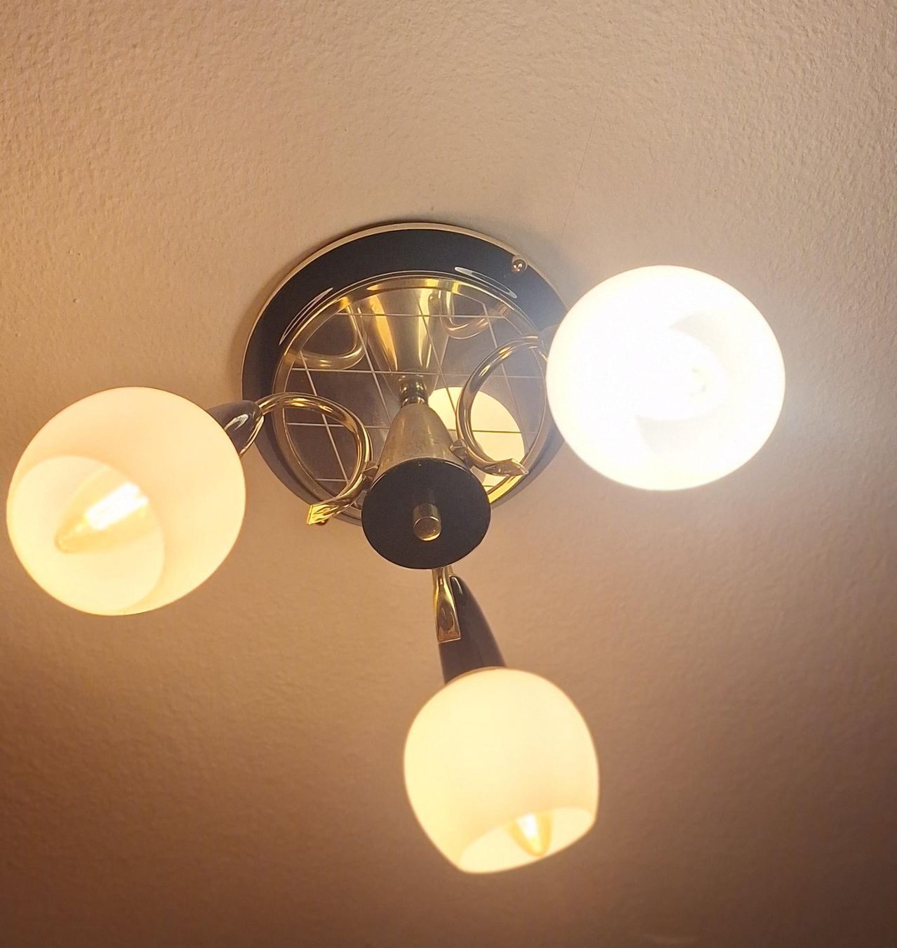Kronleuchter & Deckenlampen: Vintage Deckenlampe – Gebraucht aus Zürich von lei_p926