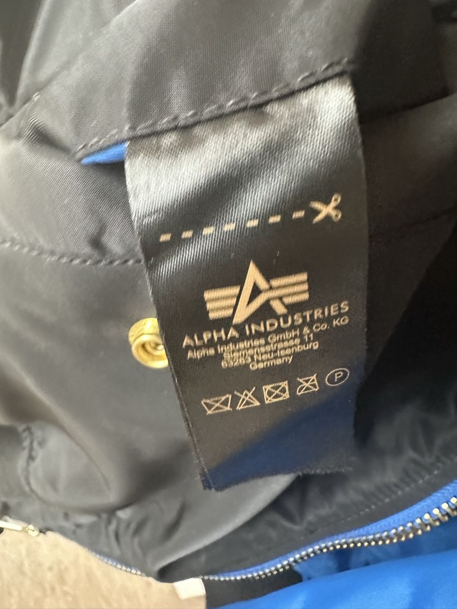 Alpha Industries Giacche: Alpha Industries Bomber Jacket Grösse S – Nuovo (secondo la descrizione) da zürich venduto da PatCat02 1