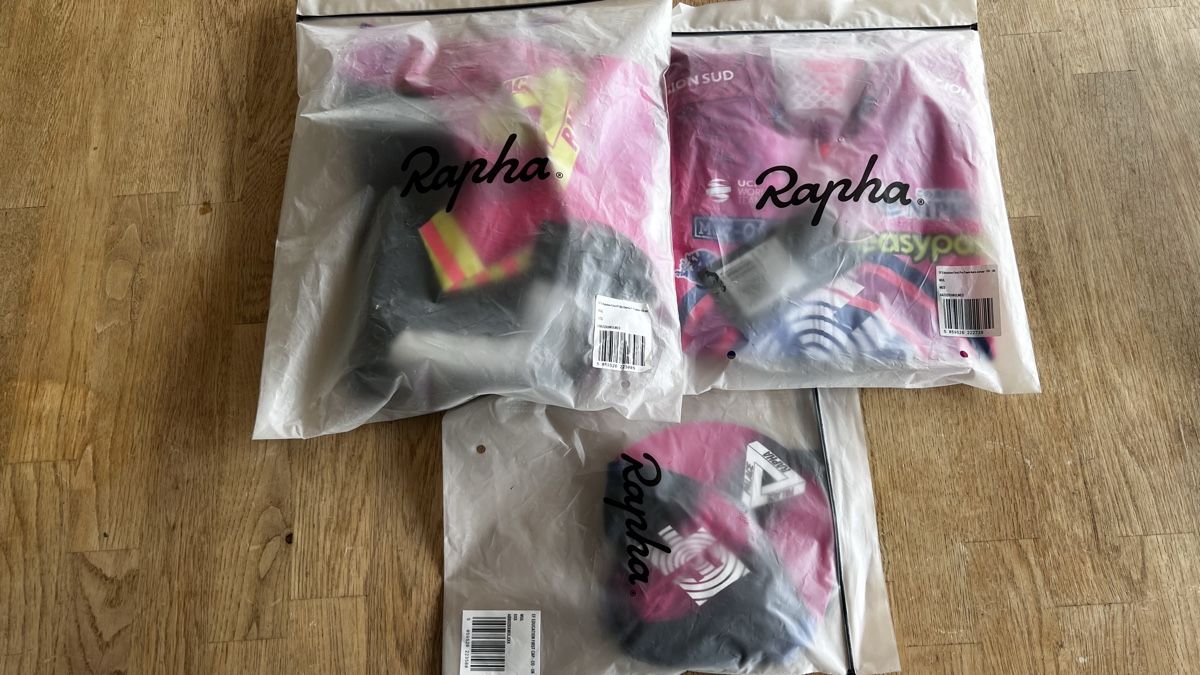 Rapha Lotti di vestiti: Rapha x Palace EF Pro Team Jersey Bib Cap Size M - OVP – Nuovo e nell'imballaggio originale da Meilen venduto da wehrluzern