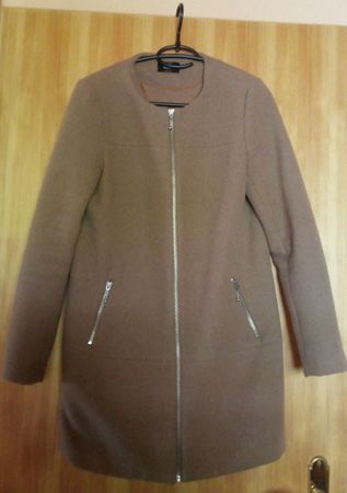 Élégant manteau d'hiver taupe, taille 36 - Comme neuf!