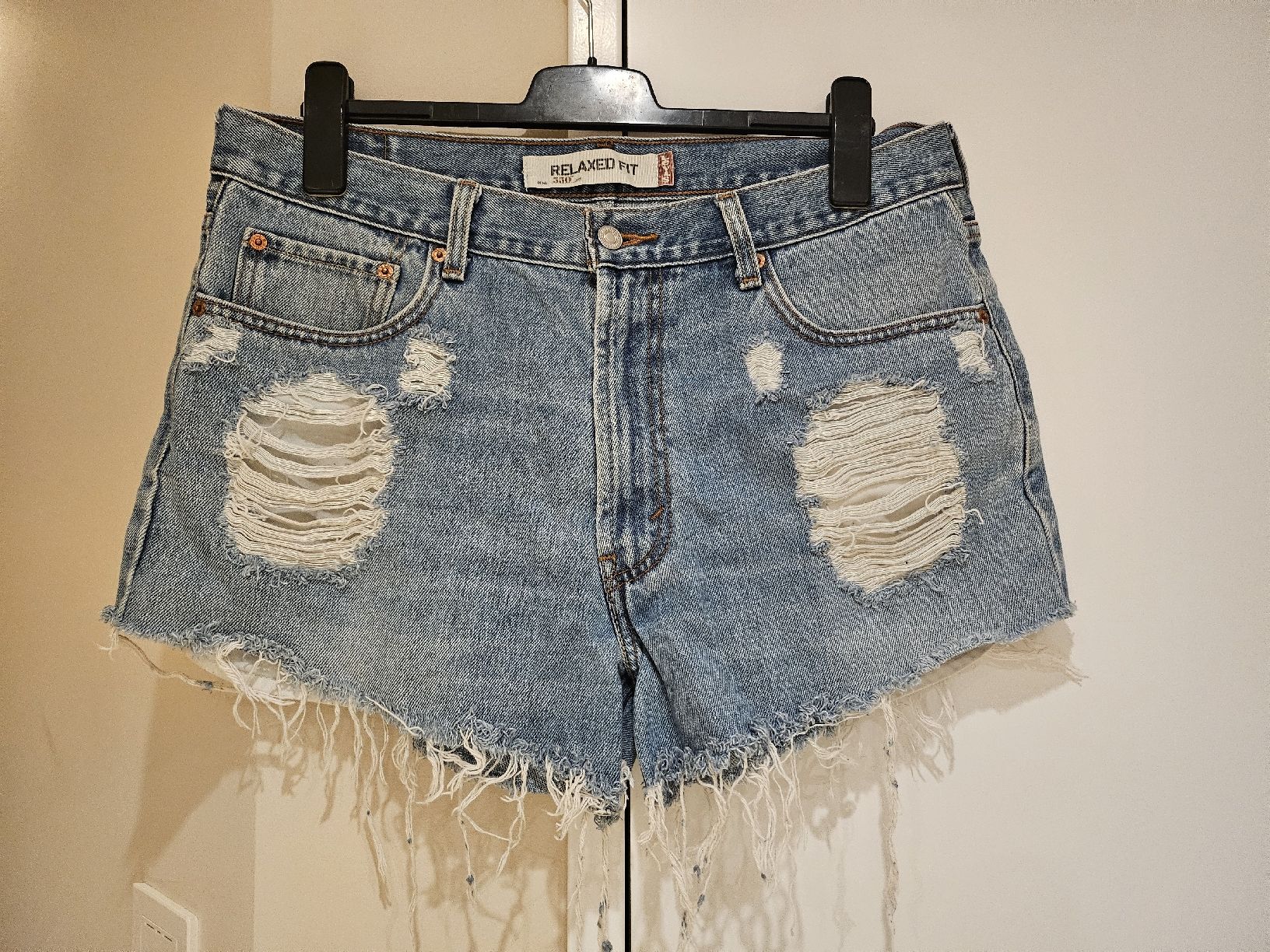 Levi's Jeans: Levis Shorts Hotpants gr. W36  – Usato da Allschwil venduto da na.wi.90