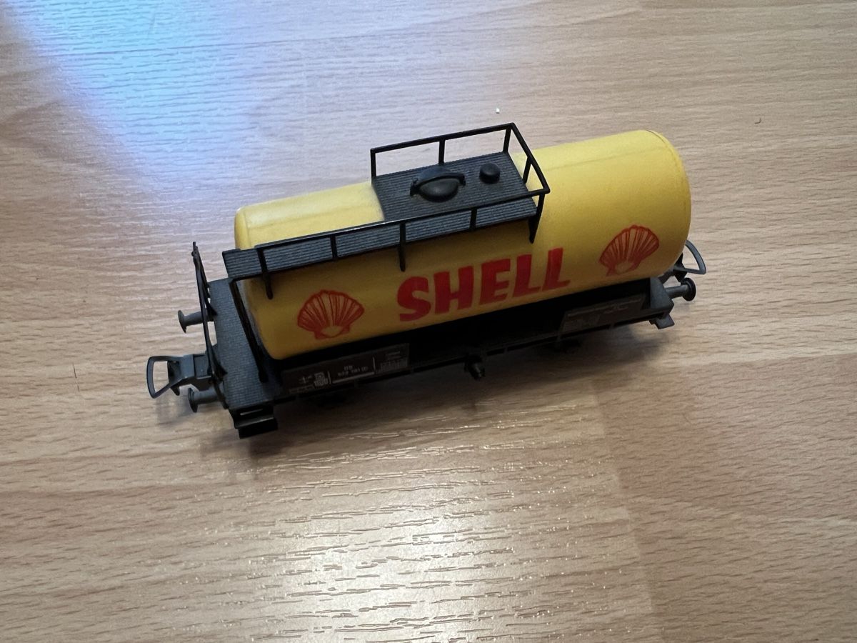 Fleischmann Modellini di ferrovie: Fleischmann Kesselwagen Shell – Usato da Gisikon venduto da ram_78bx 1