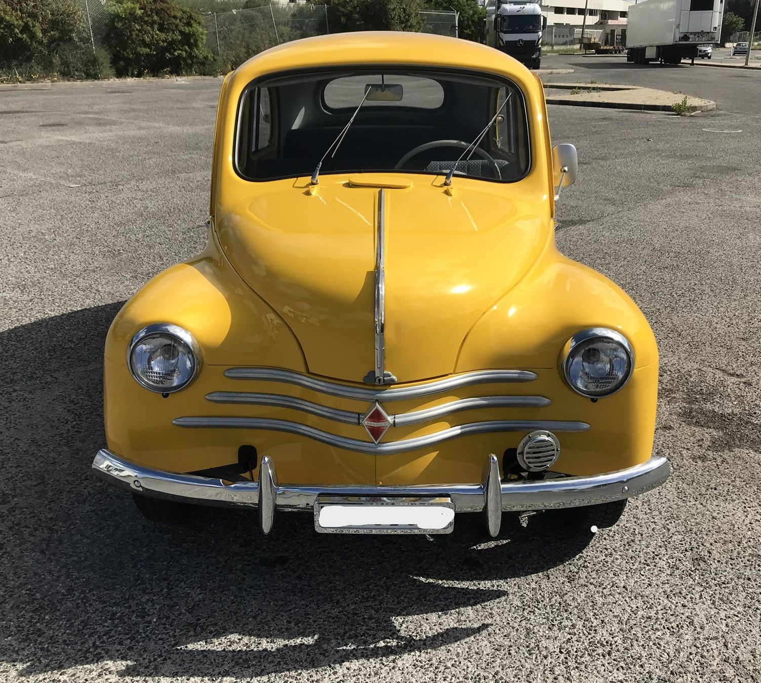 Renault Automobili: RENAULT 4 CV - R 1062 – Usato da Nyon venduto da data-comm 3