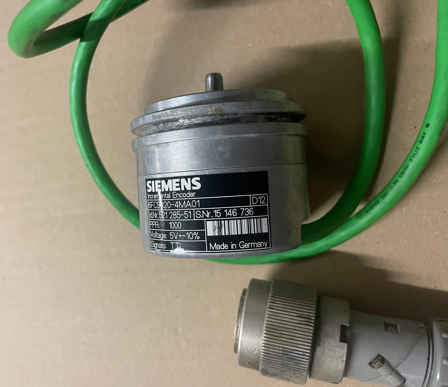 Siemens Elektronikbauteile: Siemens Inkremental Encoder 6FC9320-4MA01, inkl. Kabel – Gebraucht aus Sins von 3985schluckti 3